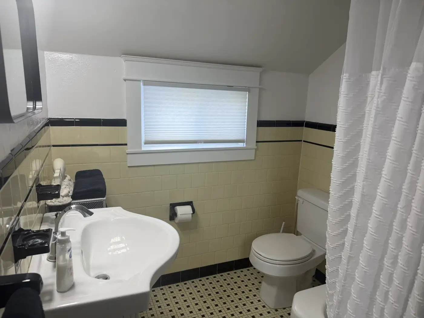 Bathroom with vintage details